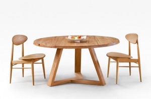 blackbutt tripod dining table